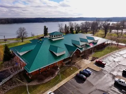 Manufacturer-certified roof installation in Shelbyville